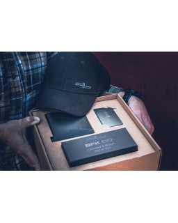 Extrema Ratio The Carry Box Limited Edition 500pces knife black leather wallet black hat CF credit card