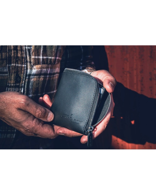 Extrema Ratio The Carry Box Limited Edition 500pces knife black leather wallet black hat CF credit card