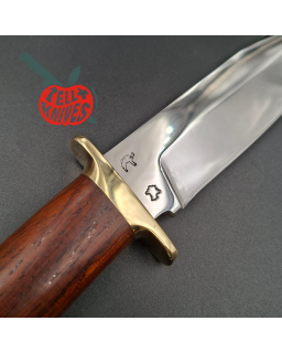 Jean Tanazacq Modèle Tronçay 1 acier 440C forgé finition miroir garde et pommeau laiton manche bois de noyer étui cuir