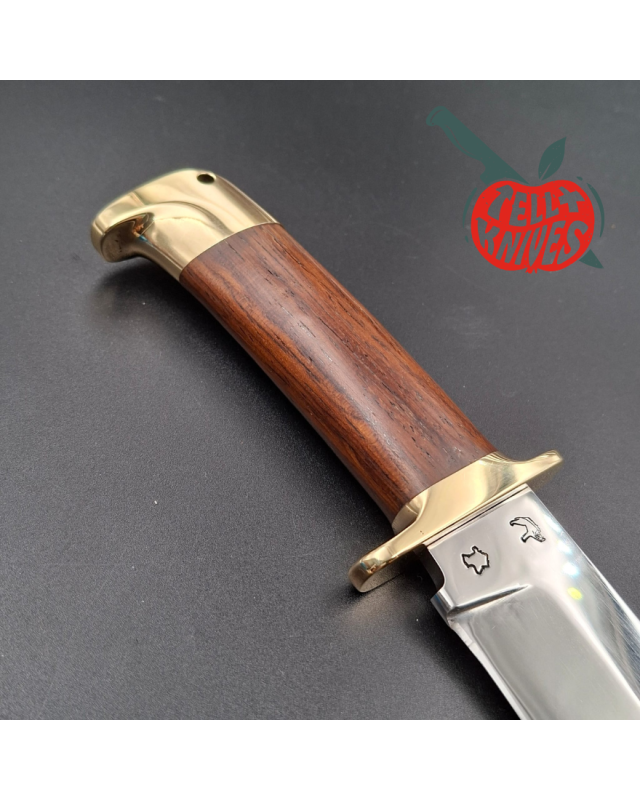 Jean Tanazacq Modèle Tronçay 1 acier 440C forgé finition miroir garde et pommeau laiton manche bois de noyer étui cuir