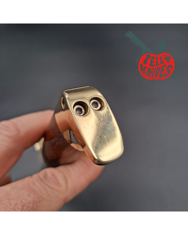 Jean Tanazacq Modèle Tronçay 1 acier 440C forgé finition miroir garde et pommeau laiton manche bois de noyer étui cuir