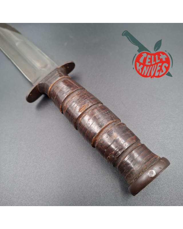 KABAR MK2 Fighting Knife WWII Era black carbon steel blade stacked leather handle gray plastic sheath