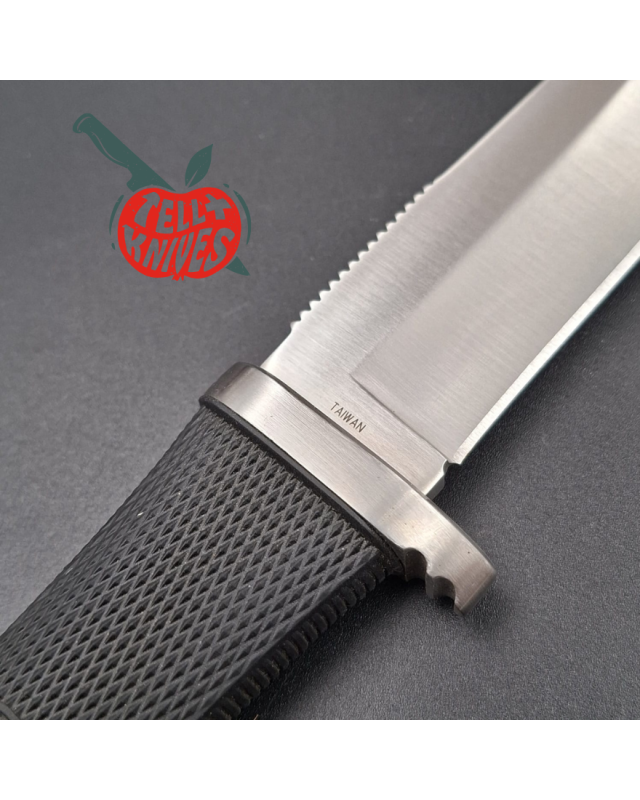 SOG Tsunami Tanto fixed blade Taiwan AUS8 Kraton handle black nylon sheath