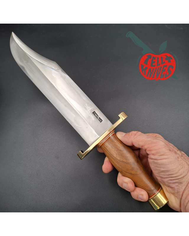 Randall Made Knives 1980ies Model 12-11 Smithsonian Bowie forged carbon steel walnut handle brass guard and pommel