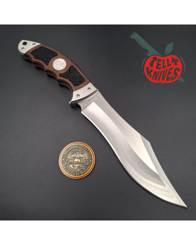 SOG Gunny Series Bowie GFX01-L Full Tang fixed blade VG-10 stainless steel wood display