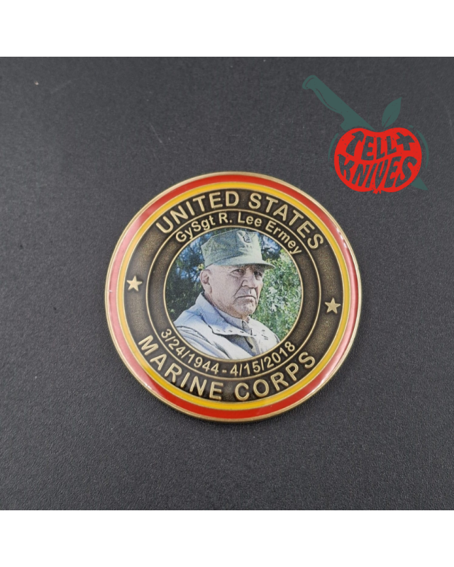 SOG Gunny Series Bowie GFX01-L Full Tang fixed blade VG-10 stainless steel wood display