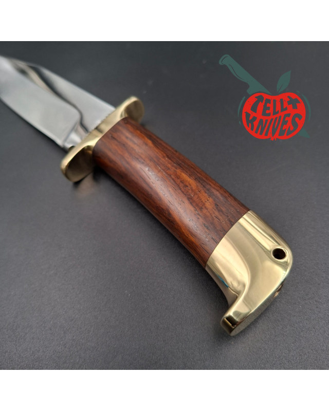 Jean Tanazacq Modèle Tronçay 1 acier 440C forgé finition miroir garde et pommeau laiton manche bois de noyer étui cu