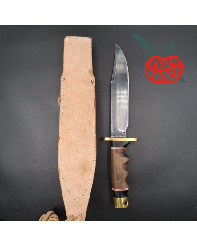 La Grotte du Loup Custom Fighting Knife forged carbon steel blade brass guard and pommel walnut handle