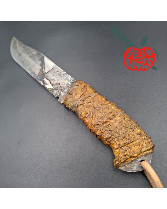 La Grotte du Loup Custom Knife Zombier Slasher fixed blade full tang ELMAX steel Apocalyptic finish cord handle