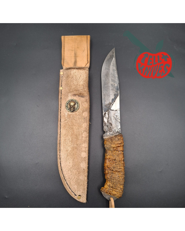 La Grotte du Loup Custom Knife Zombier Slasher fixed blade full tang ELMAX steel Apocalyptic finish cord handle