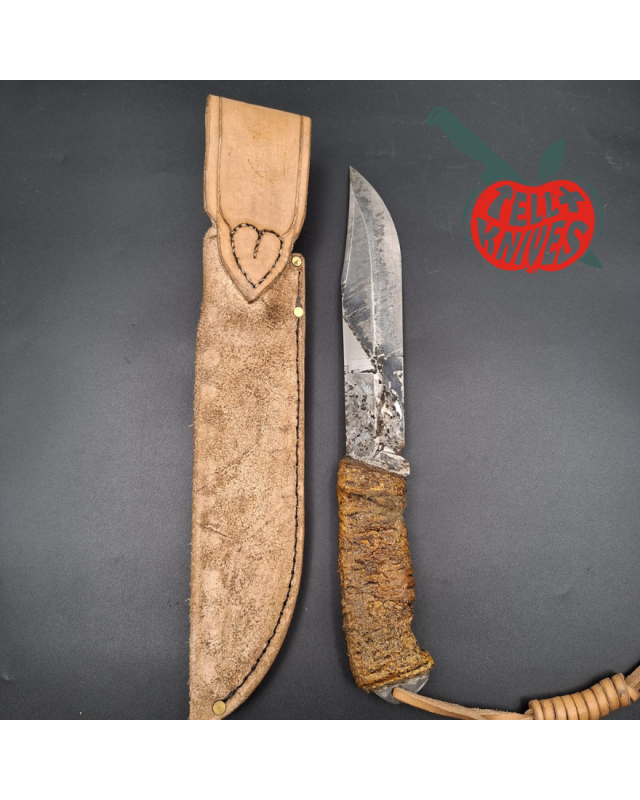 La Grotte du Loup Custom Knife Zombier Slasher fixed blade full tang ELMAX steel Apocalyptic finish cord handle