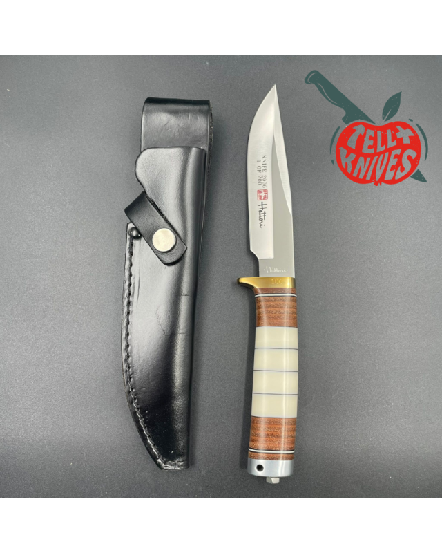 Hattori fixed blade "2006 Knife of the Year" Wild Road Hunter VG-10 stainless steel brass guard stacked leather wood box