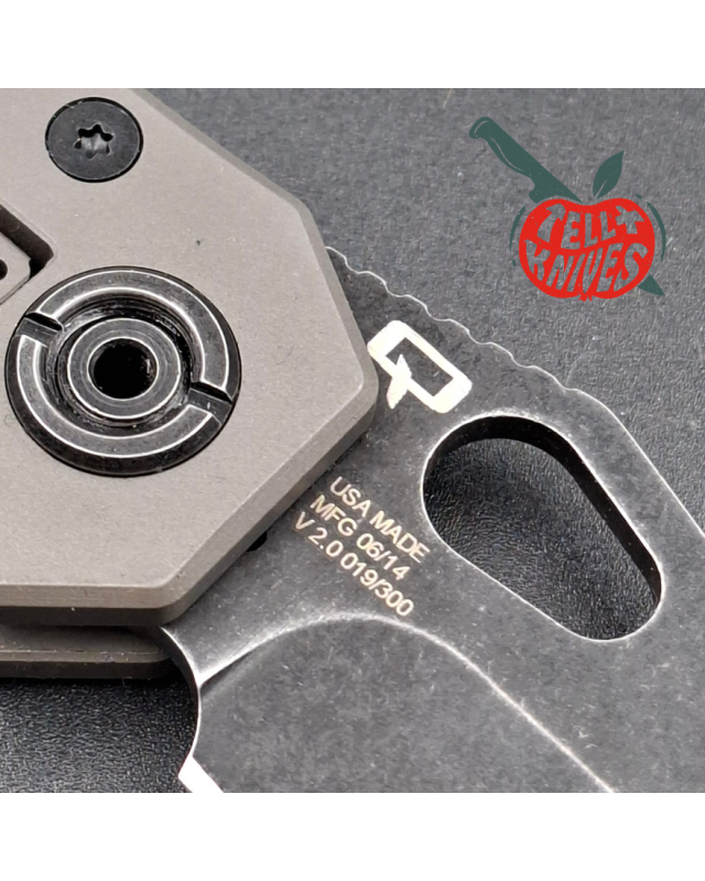 Quartermaster QSE 5tt folding knife CPM-154 stainless steel blackwash finish gray titanium handle framelock