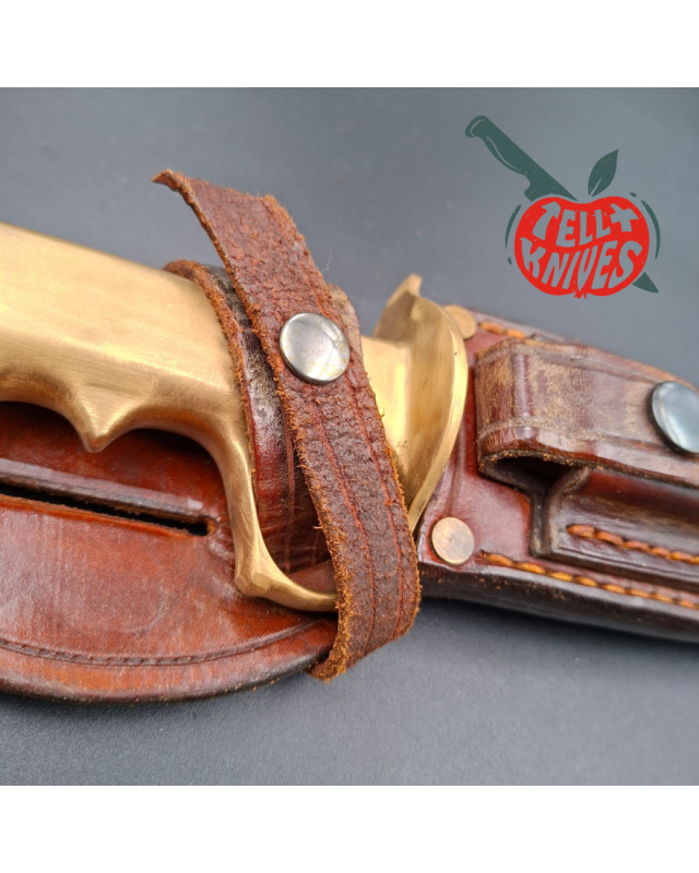 La Grotte du Loup One Knuckle Trench Fighter forged stainless steel blade full brass handle