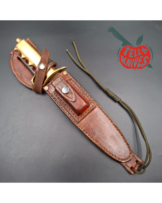 La Grotte du Loup One Knuckle Trench Fighter forged stainless steel blade full brass handle