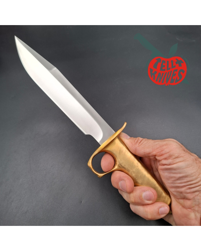 La Grotte du Loup One Knuckle Trench Fighter forged stainless steel blade full brass handle