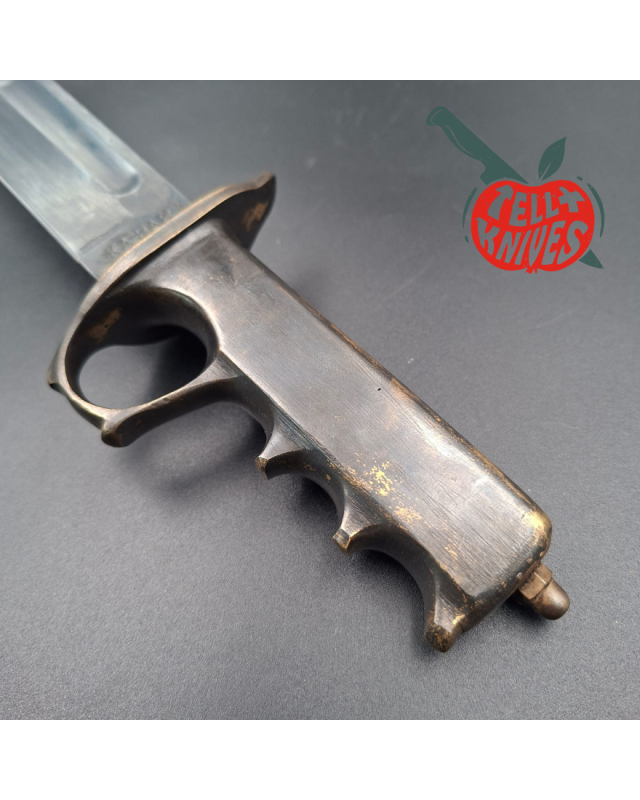 La Grotte du Loup KABAR USMC One Knuckle Fighter Knife 1095HC carbon steel blade full brass handle