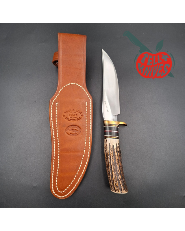 Randall Made Knives RKS3 1997: lama in acciaio al carbonio forgiato, manico in corno di cervo, fodero in pelle marrone