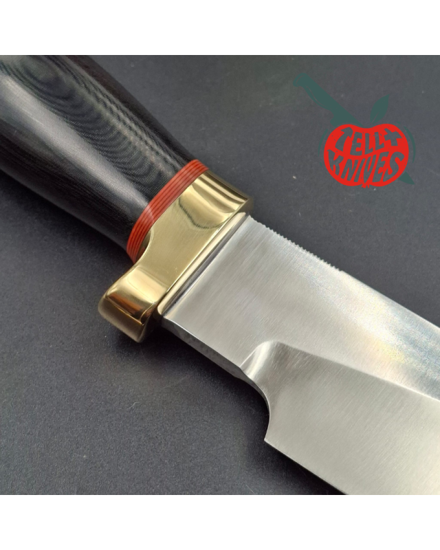 Randall Made Knives Kochmesser aus geschmiedetem Edelstahl mit schwarzem Micarta-Griff, Messingparier und brauner Lederscheide