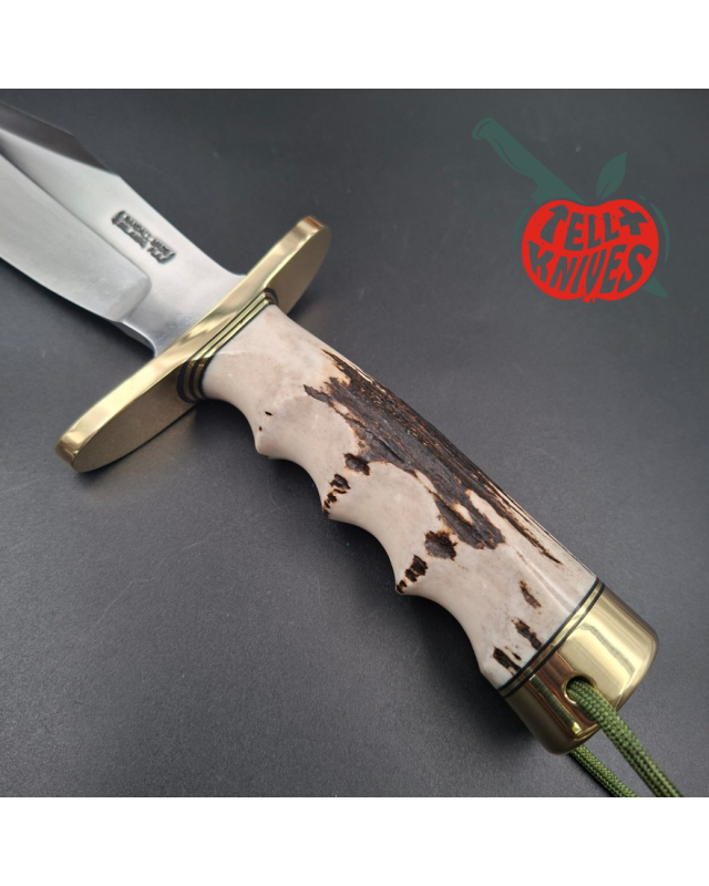 Randall Made Knives Model 12 – 8 Bear Bowie, forged carbon steel, 4-finger grip, stag handle, brass guard and pommel