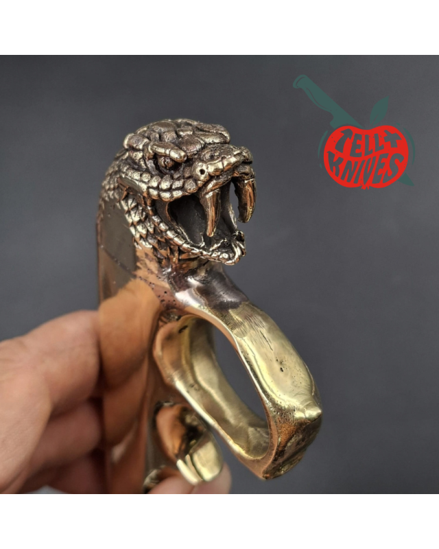 La Grotte du Loup – King Cobra Trench Knife Custom – acier carbone forgé et laiton