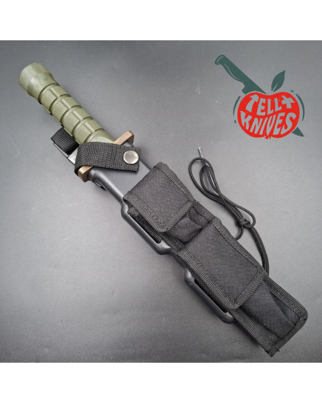 La Grotte du Loup Custom Bowie – Acier carbone forgé, finition Battleworn et manche de Buck M9