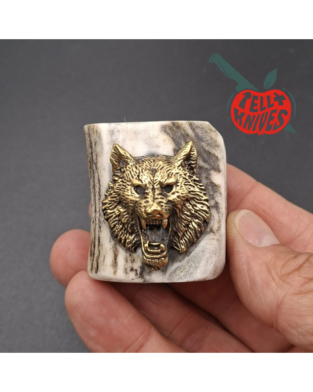 La Grotte du Loup – Présentoir à couteau en bois de cerf avec ornement tête de loup en laiton