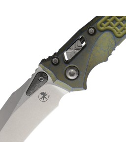 Microtech Mini Amphibian Marfione Select – lame acier M390MK Stonewash manche titane Antique Gold Blue Frag
