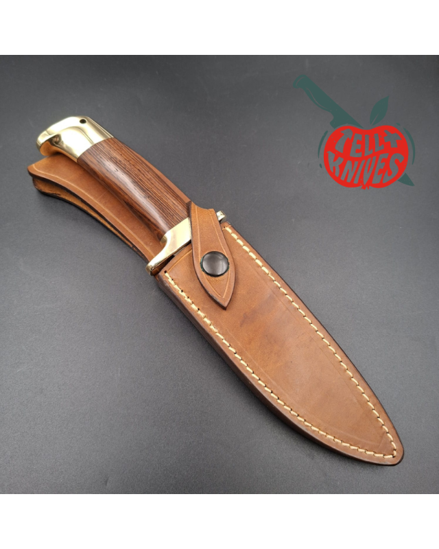 Jean Tanazacq Tronçay 1 – lame acier 440C forgé finition miroir manche noyer garde et pommeau laiton étui cuir