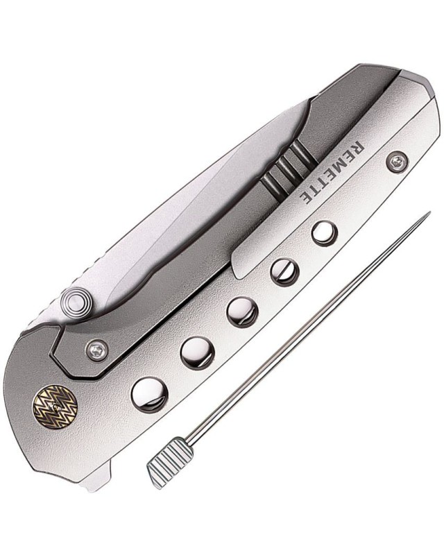 Bee M390 steel Framelock Titanium handle integrated toothpick Bee M390 steel Framelock Titanium handle integrated toothpick