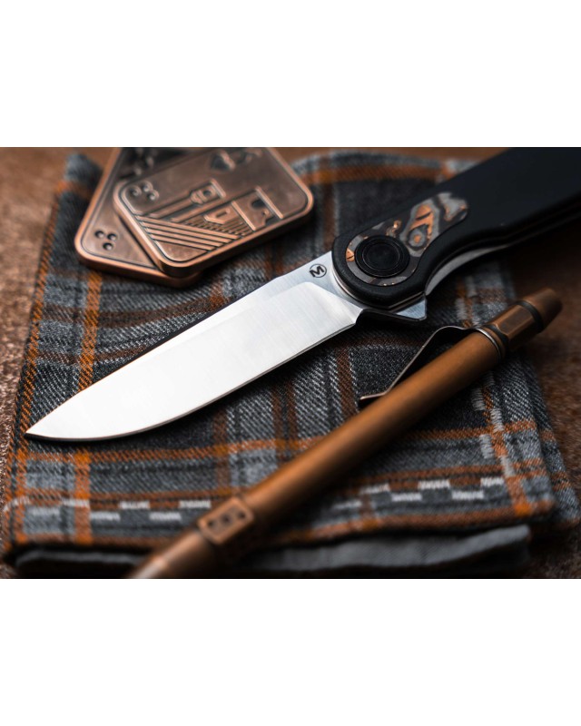 Magnum Braddock 440B steel Black G10 Flipper CF Copper inlay Magnum Braddock 440B steel Black G10 Flipper CF Copper inlay