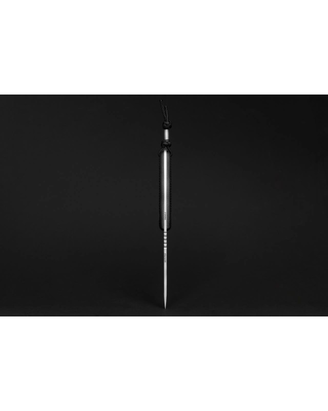 South Pole CPM-MagnaCut steel Satin Finish black Micarta handle black kydex