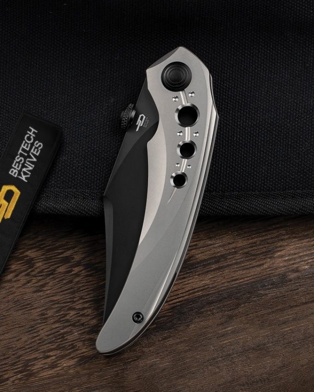 Razon Framelock MagnaCut Blackwash finish Gray Titanium handle Razon Framelock MagnaCut Blackwash finish Gray Titanium handle