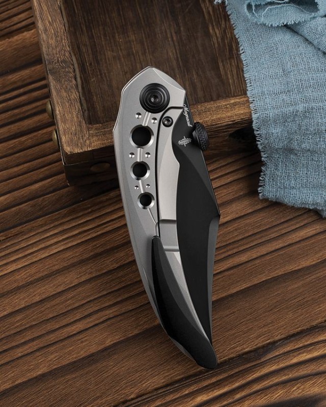 Razon Framelock MagnaCut Blackwash finish Gray Titanium handle Razon Framelock MagnaCut Blackwash finish Gray Titanium handle