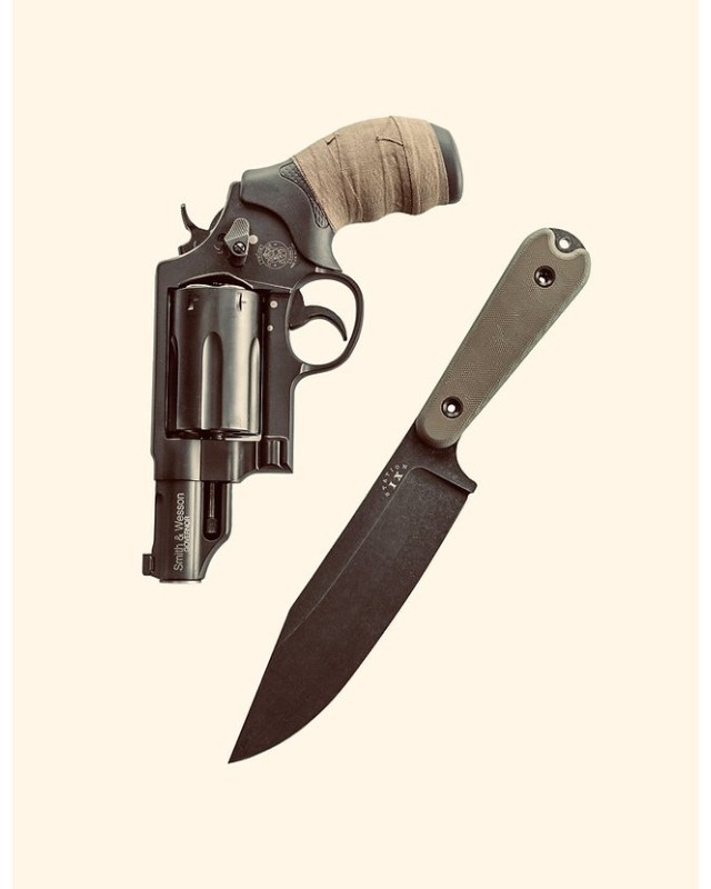 NUMERO 11 La Bête 1095 carbon steel G10 handle kydex sheath