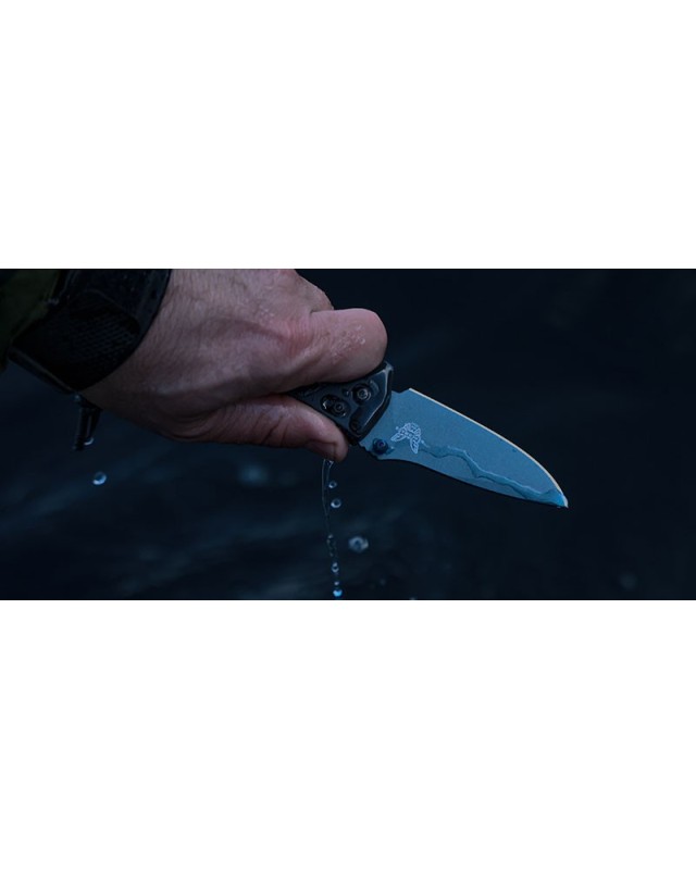 Adira MagnaCut Steel Blue Cerakote coated 18060BT Grivory handle AXIS-lock Adira MagnaCut Steel Blue Cerakote coated 18060BT Grivory handle AXIS-lock