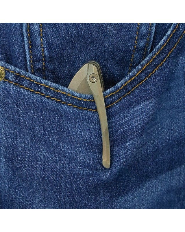 Sumo Button Lock CPM-20CV blackwash finish Bronze Titanium handle Sumo Button Lock CPM-20CV blackwash finish Bronze Titanium handle