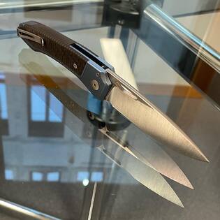 Magnifique #lionsteel TWAIN 😎 #magnacut titane et fibre de carbone 👊🏻
Déjà dispo chez Tellknives 🥳